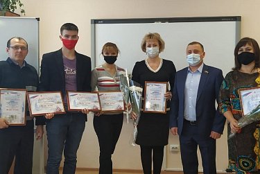 Будущее страны пишет молодежь